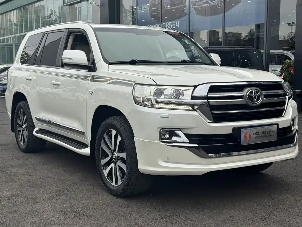 Toyota Land Cruiser 2019 — фото 1