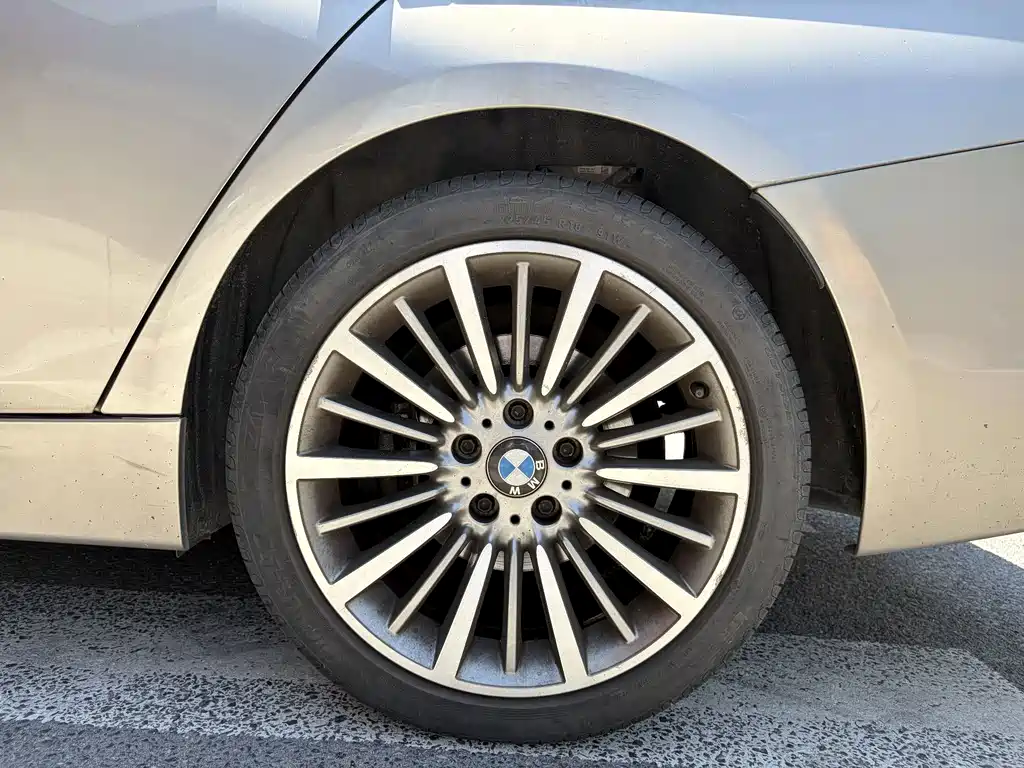BMW 3 Series 2019 — фото 9