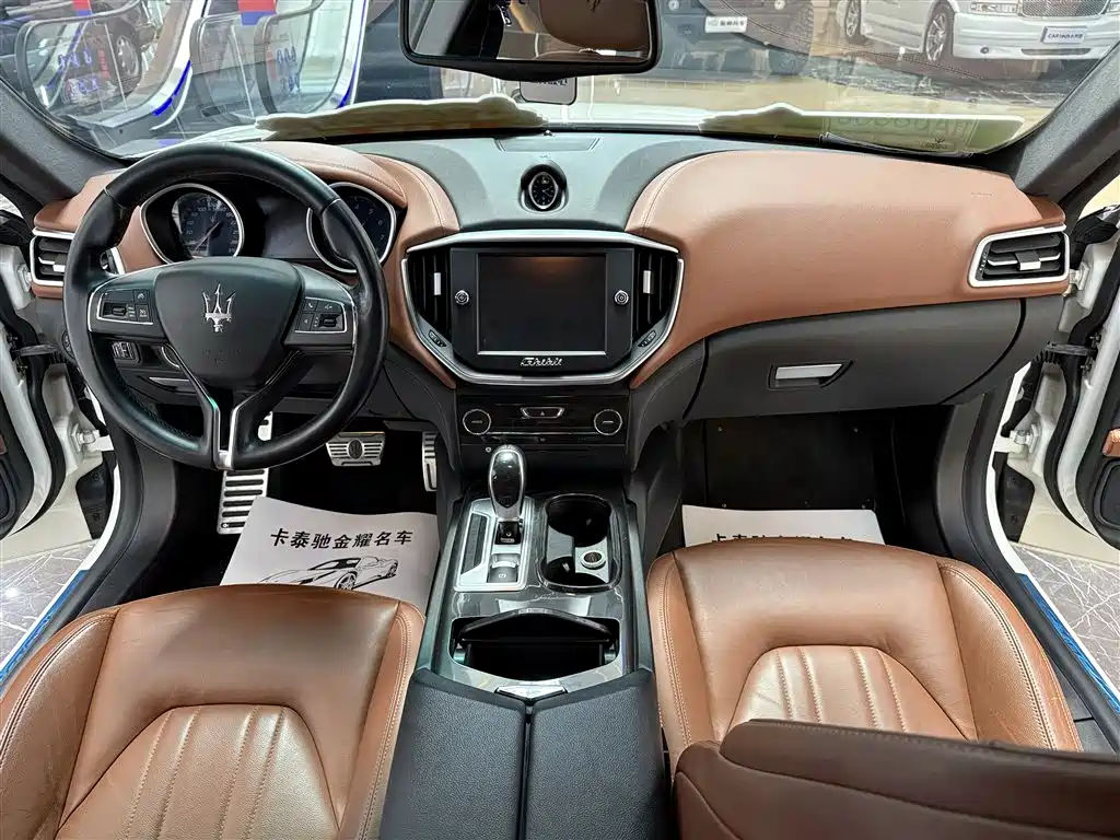 Maserati Ghibli 2015 — фото 14
