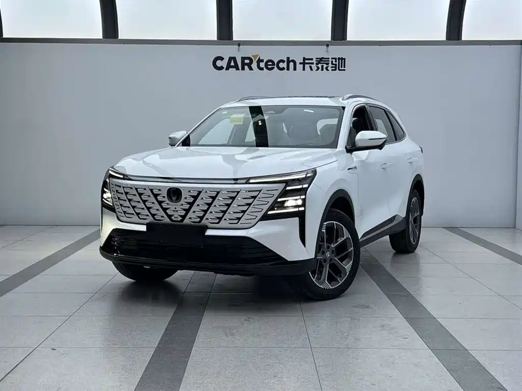 Changan CS75 PLUS — фото 1