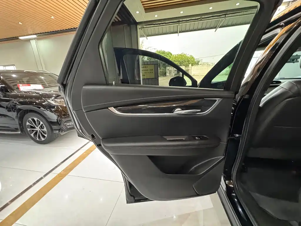 Cadillac XT5 2022 — фото 29