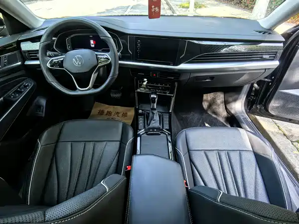 Volkswagen Passat 2023
