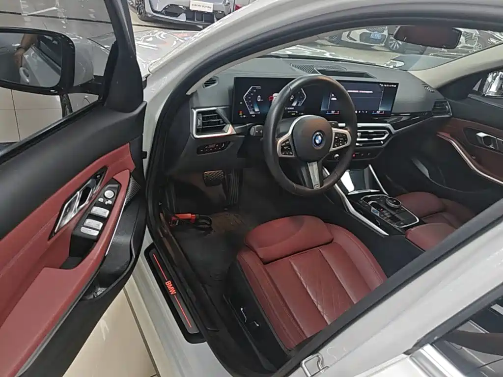 BMW i3 2024 — фото 16