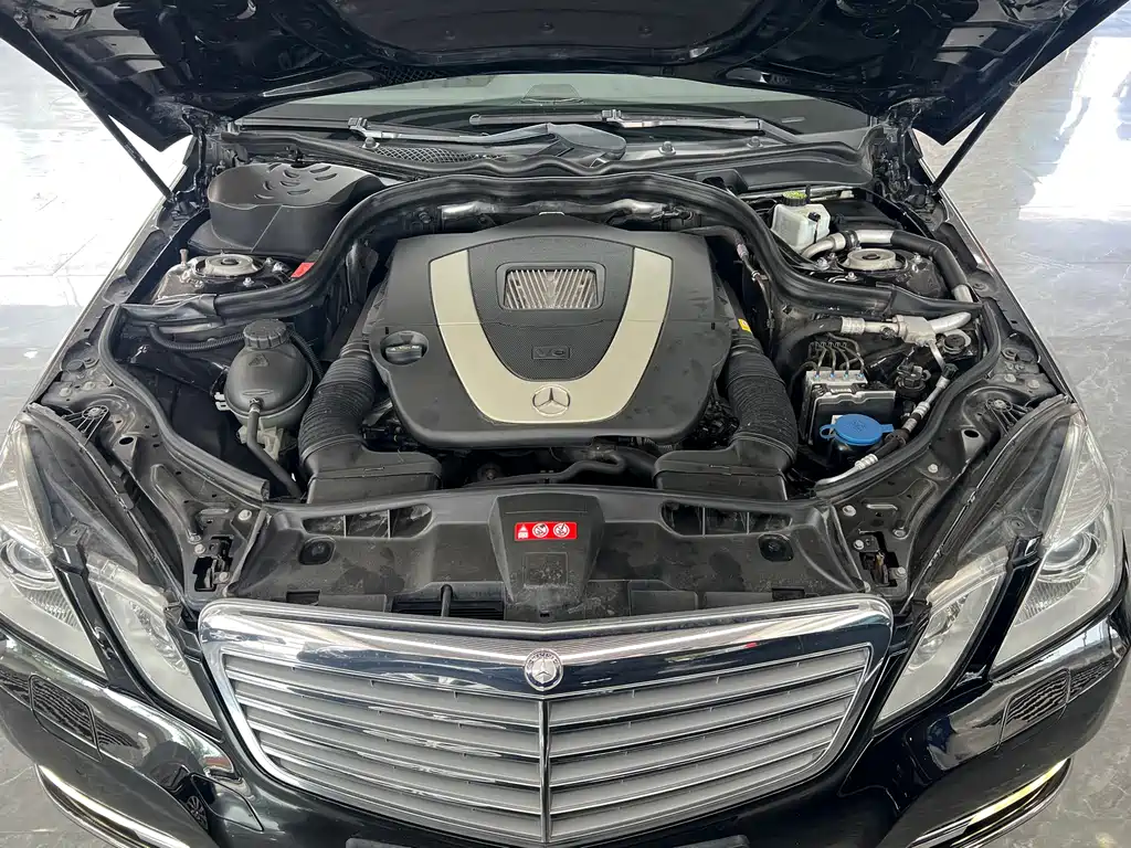 Mercedes-Benz E-Class 2013 — фото 26
