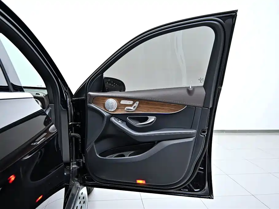 Mercedes-Benz GLC 2021 — фото 20