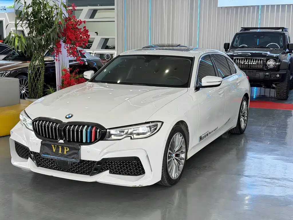 BMW 3 Series 2019 — фото 1