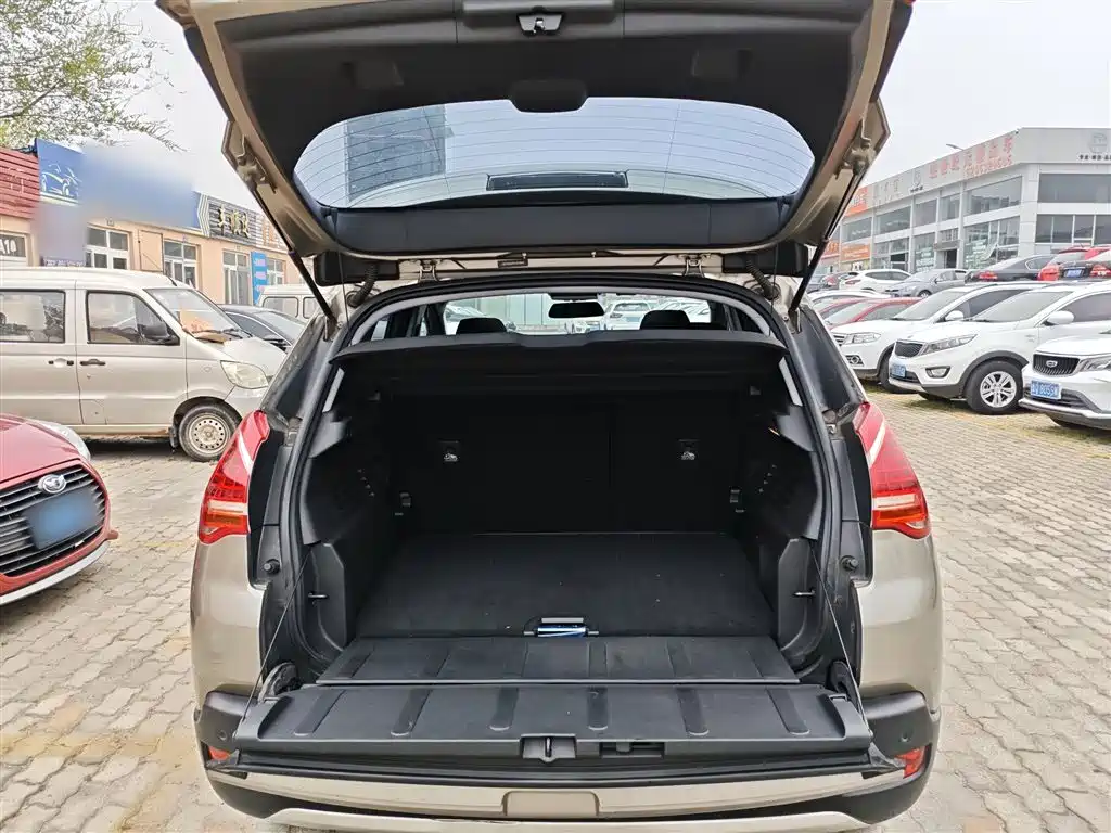 Peugeot 3008 2016 — фото 10