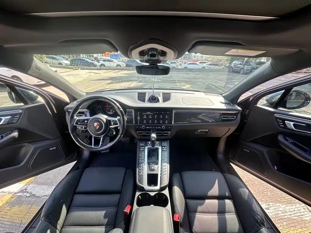 Porsche Macan 2021 — фото 9