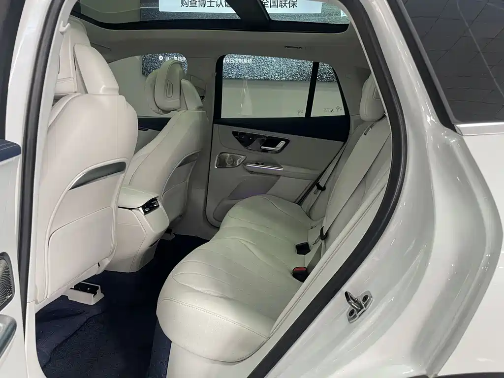 Mercedes-Benz EQE SUV 2023 — фото 17
