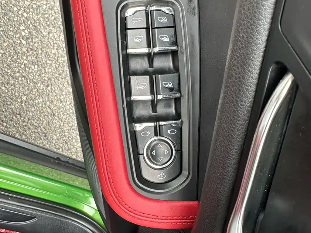 Porsche Macan 2021 — фото 14