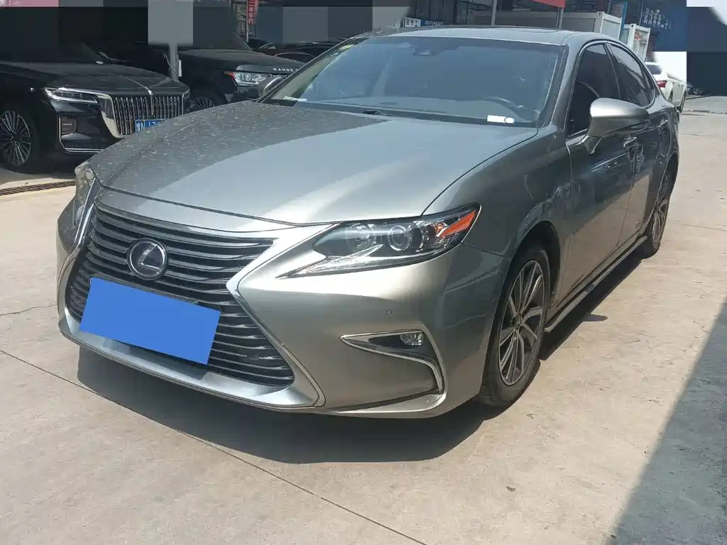 Lexus ES 2017 — фото 1