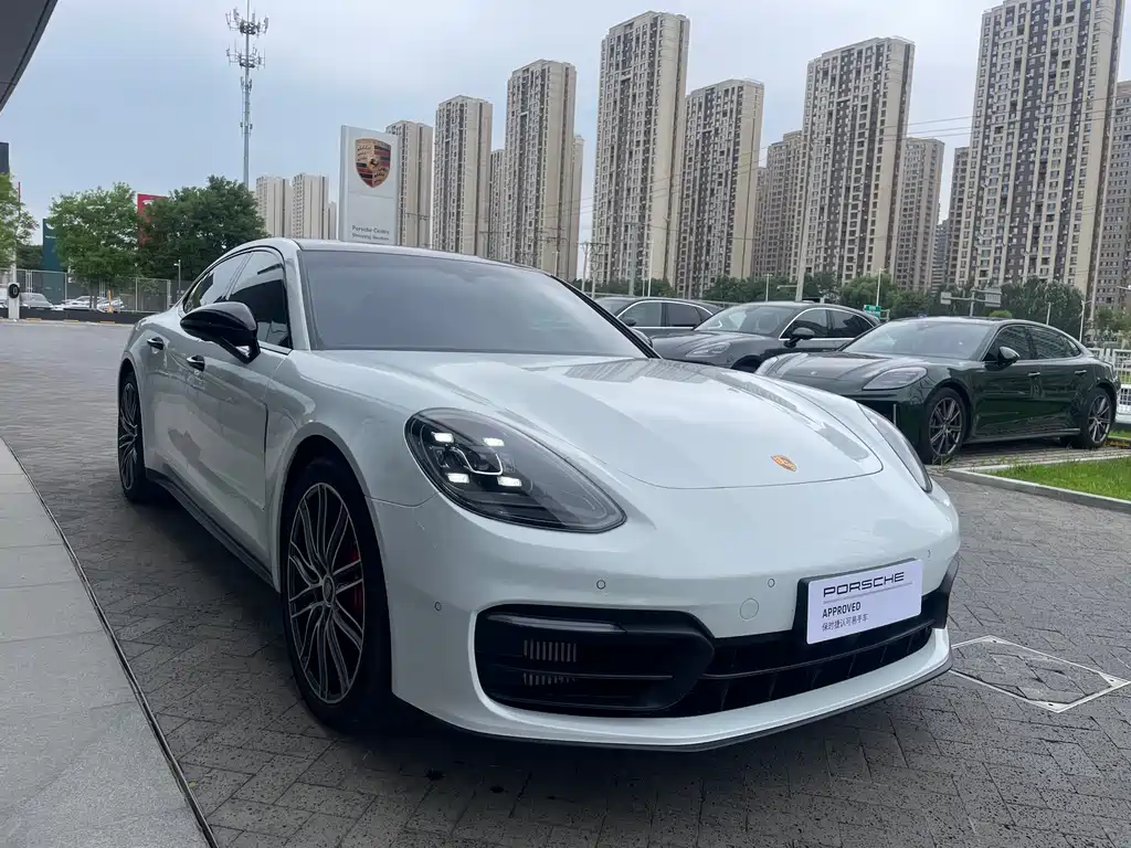 Porsche Panamera 2023