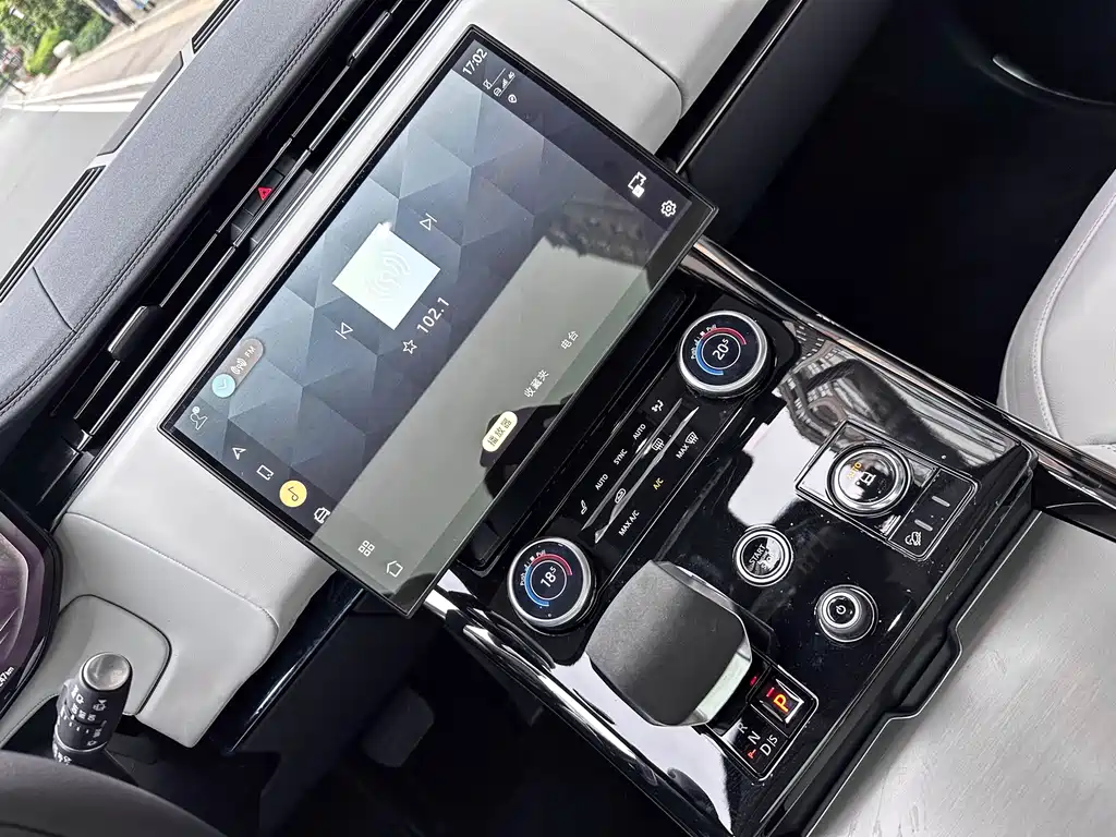 Land Rover Sport 2023 — фото 14