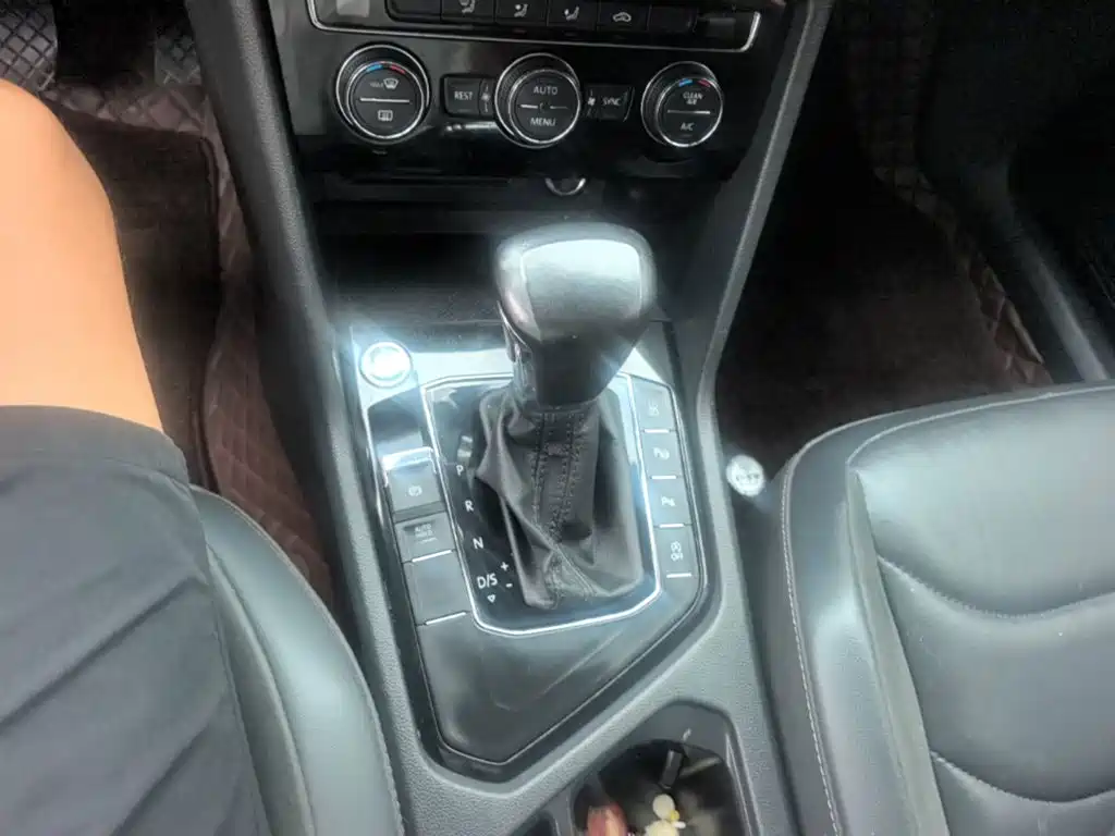 Volkswagen Tiguan L 2020 — фото 14