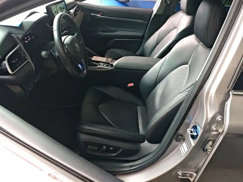 Toyota Camry 2021 — фото 15