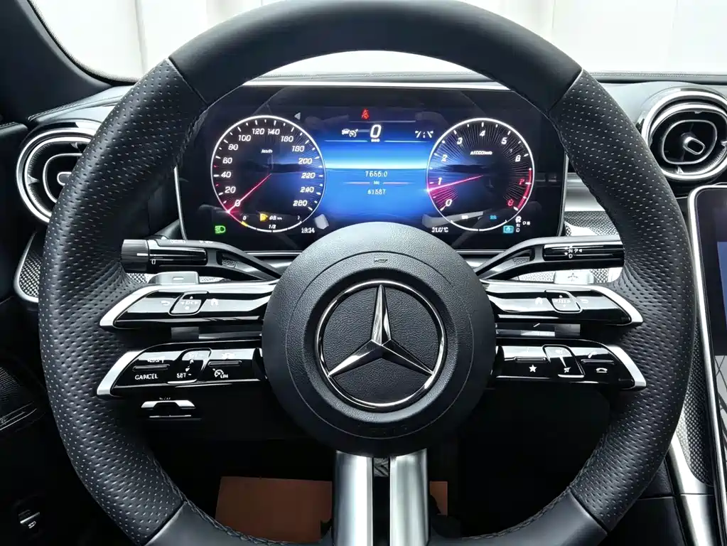 Mercedes-Benz C-Class 2023 — фото 9