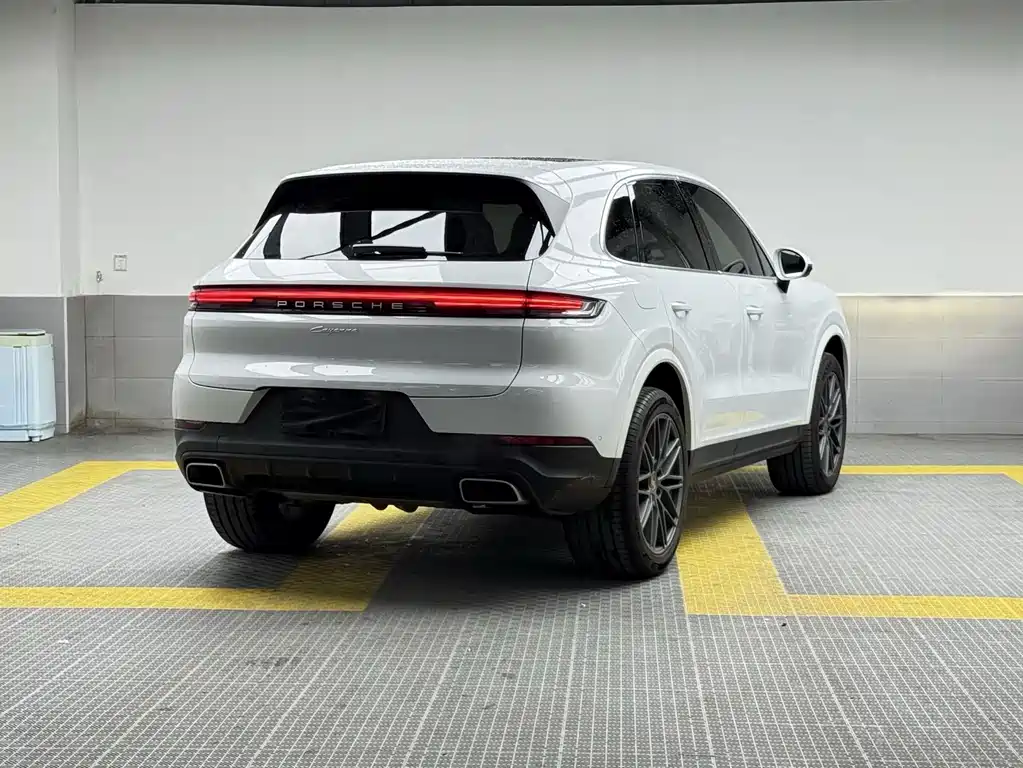 Porsche Cayenne 2024