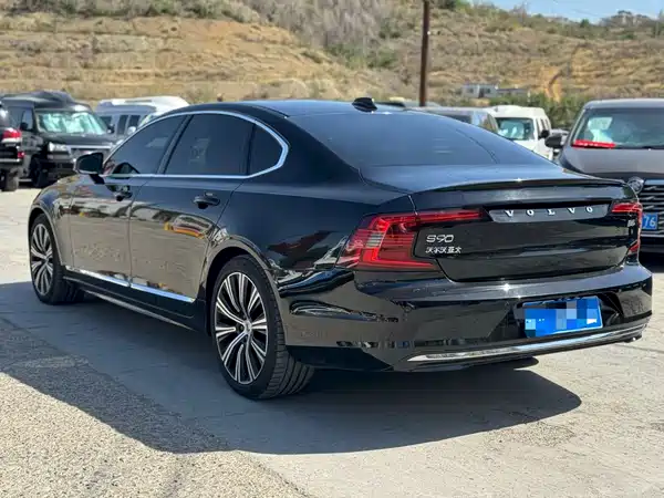 Volvo S90 2024