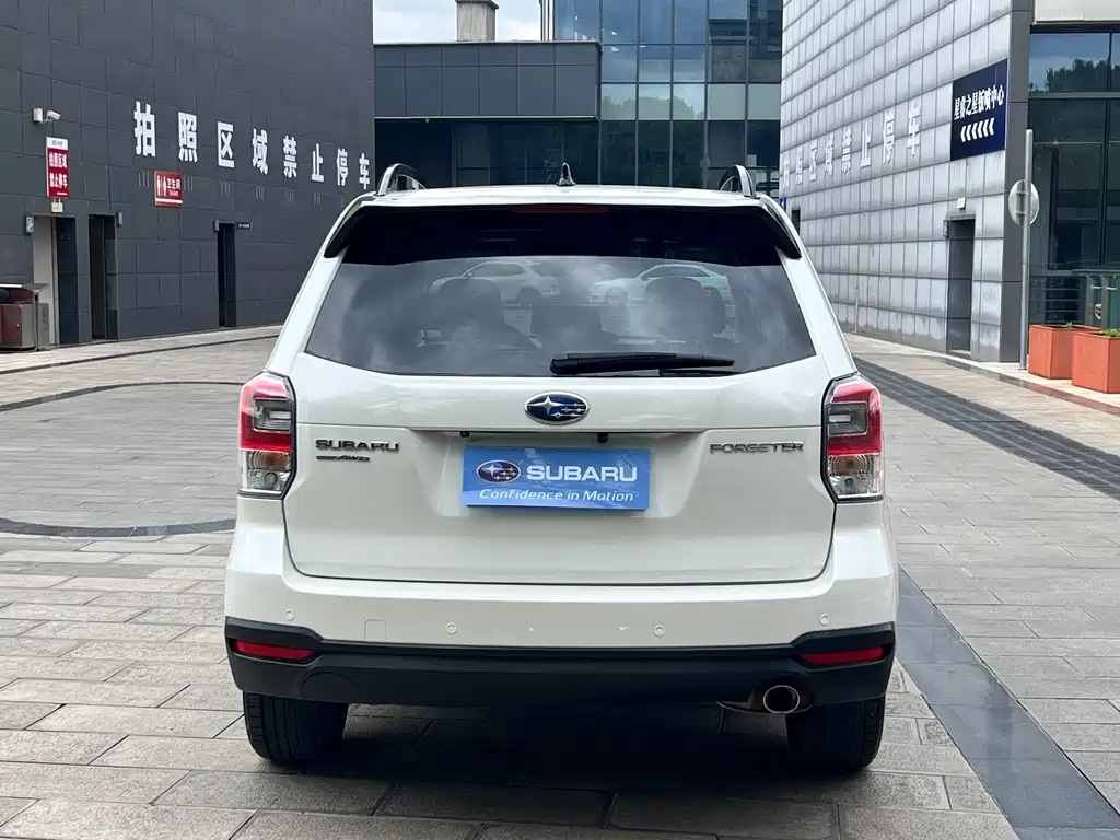 Subaru Forester 2018 — фото 9