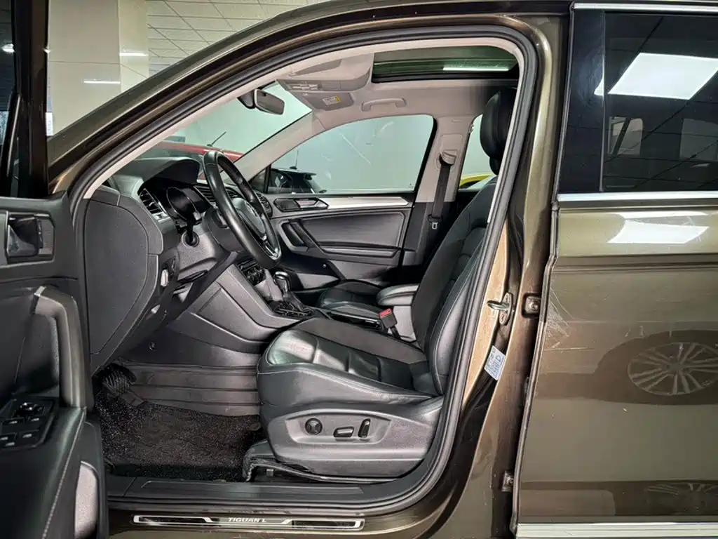 Volkswagen Tiguan L 2018 — фото 12