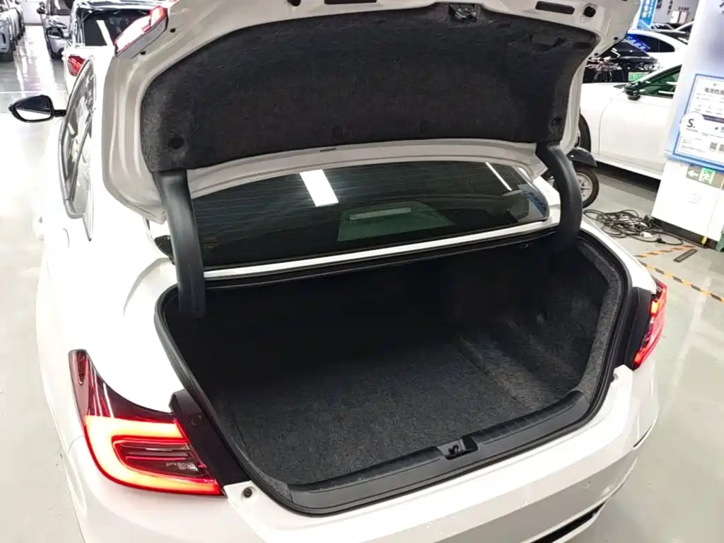 Honda Accord 2023 — фото 19