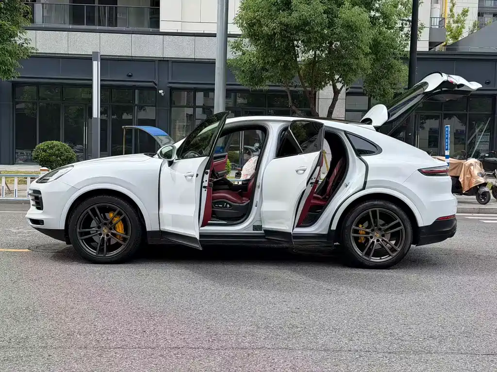 Porsche Cayenne 2020 — фото 2