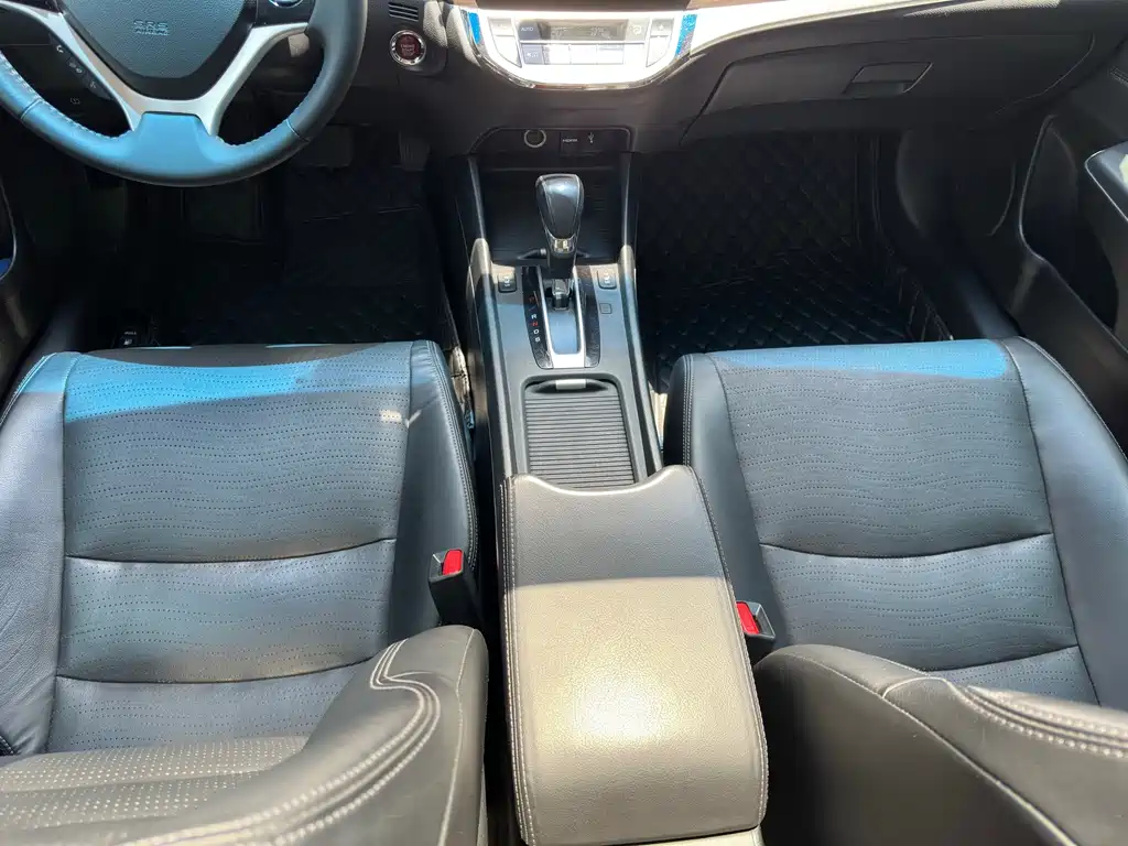 Honda Jade 2016 — фото 35