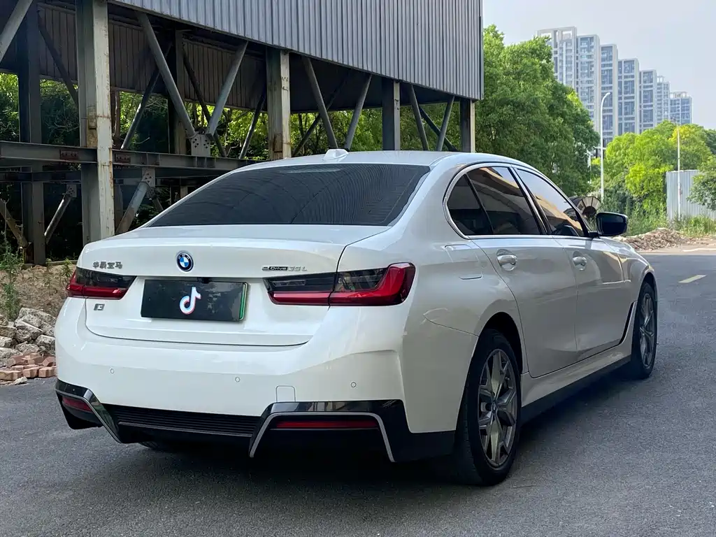 BMW i3 2024