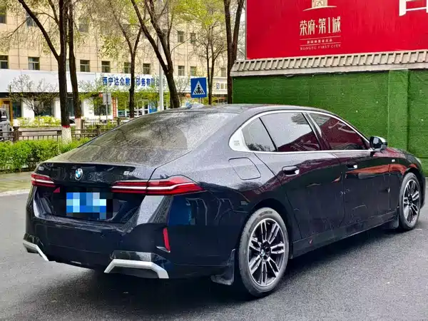 BMW 5 Series 2025