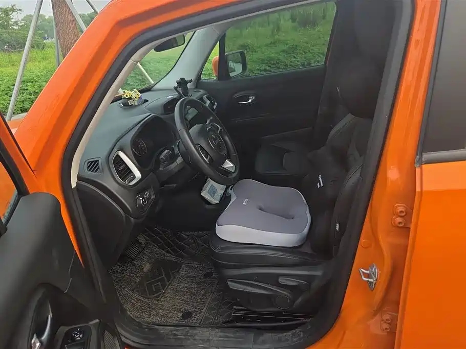 Jeep Renegade 2020 — фото 9