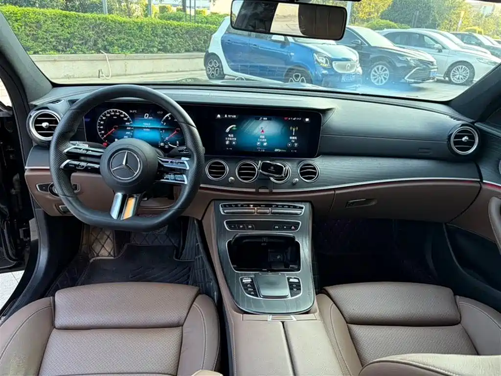 Mercedes-Benz E-Class 2022 — фото 4