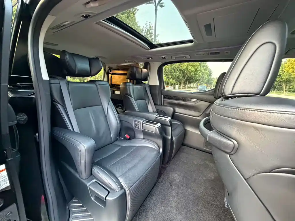 Toyota Vellfire 2020 — фото 6