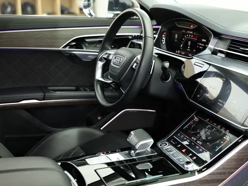 Audi A8 2022 — фото 16