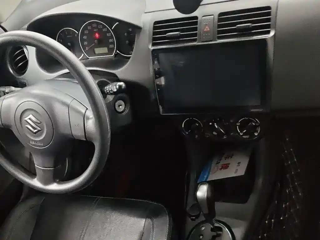 Suzuki Swift 2018 — фото 12