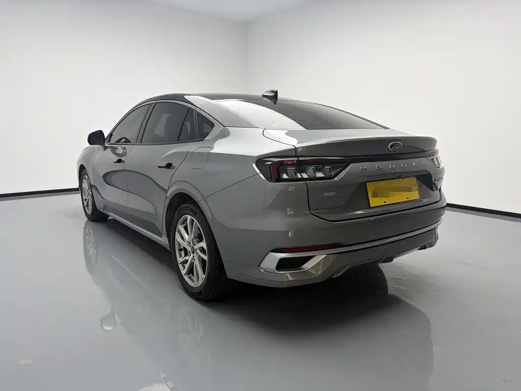 Ford Mondeo 2022 — фото 6