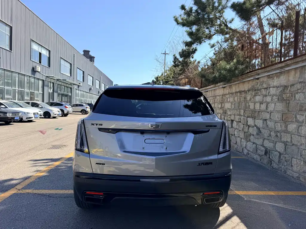 Cadillac XT5 2023 — фото 8