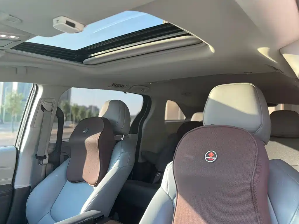 Toyota Granvia 2025