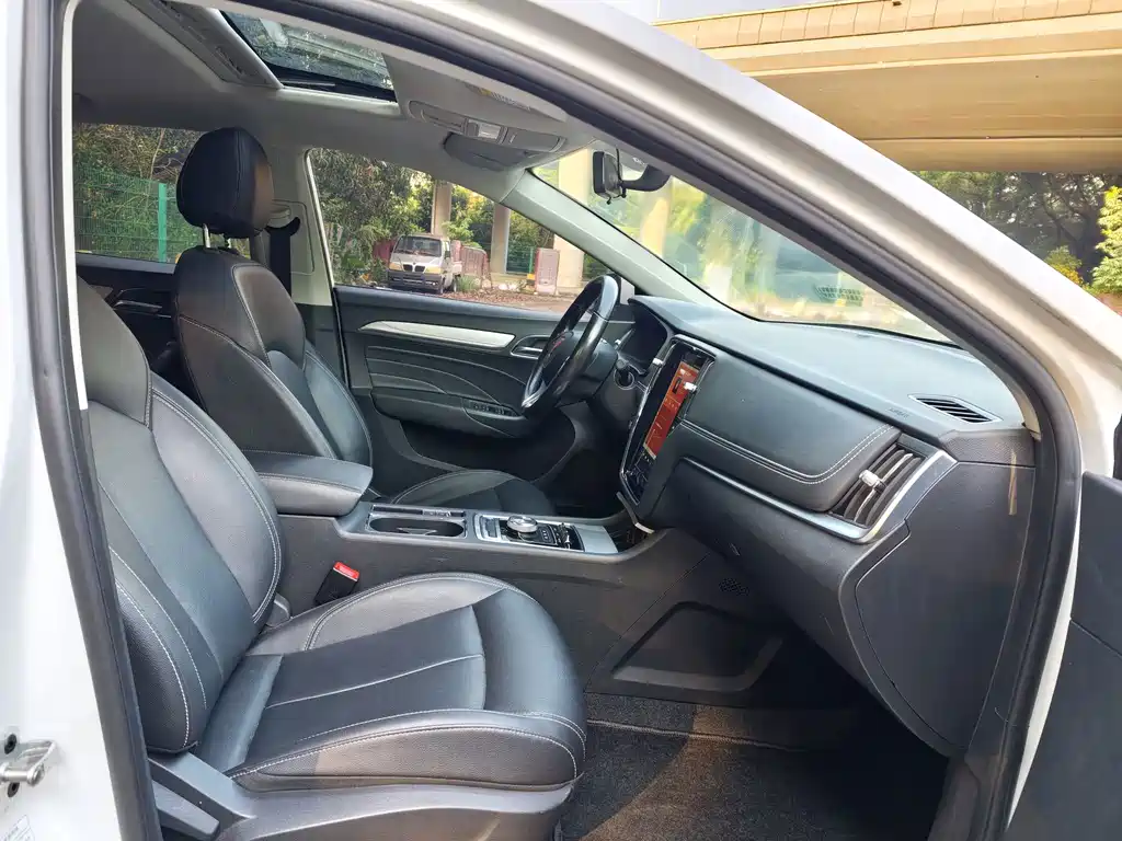 Roewe i6 New Energy 2018 — фото 17