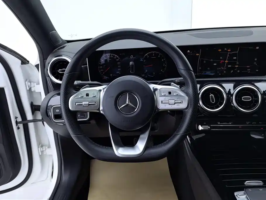 Mercedes-Benz A-Class 2019 — фото 15