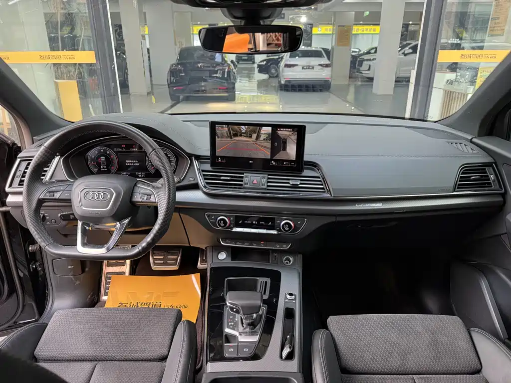 Audi Q5L Sportback 2024 — фото 10