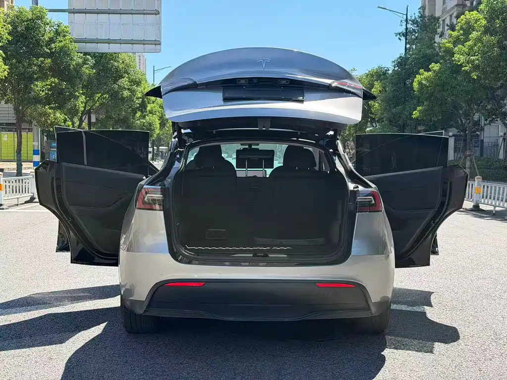 Tesla Model Y 2023 — фото 3