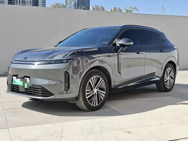 Lynk & Co 08 EM-P 2024