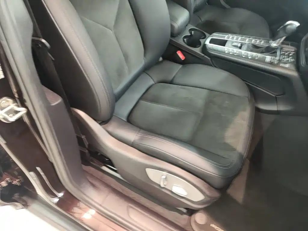 Porsche Macan 2019 — фото 25