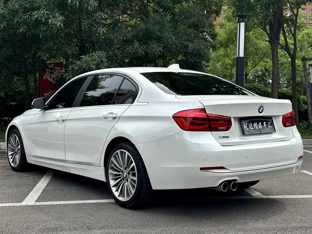 BMW 3 Series 2019 — фото 12