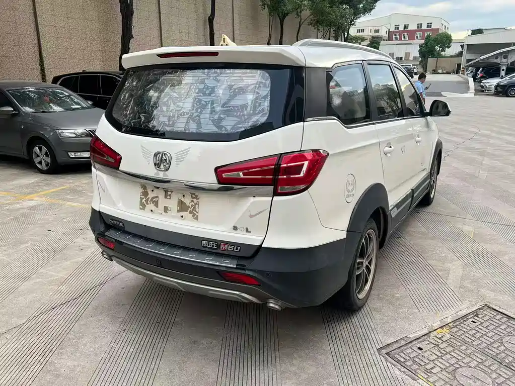 BAIC BAIC Weiwang M60 2018 — фото 9