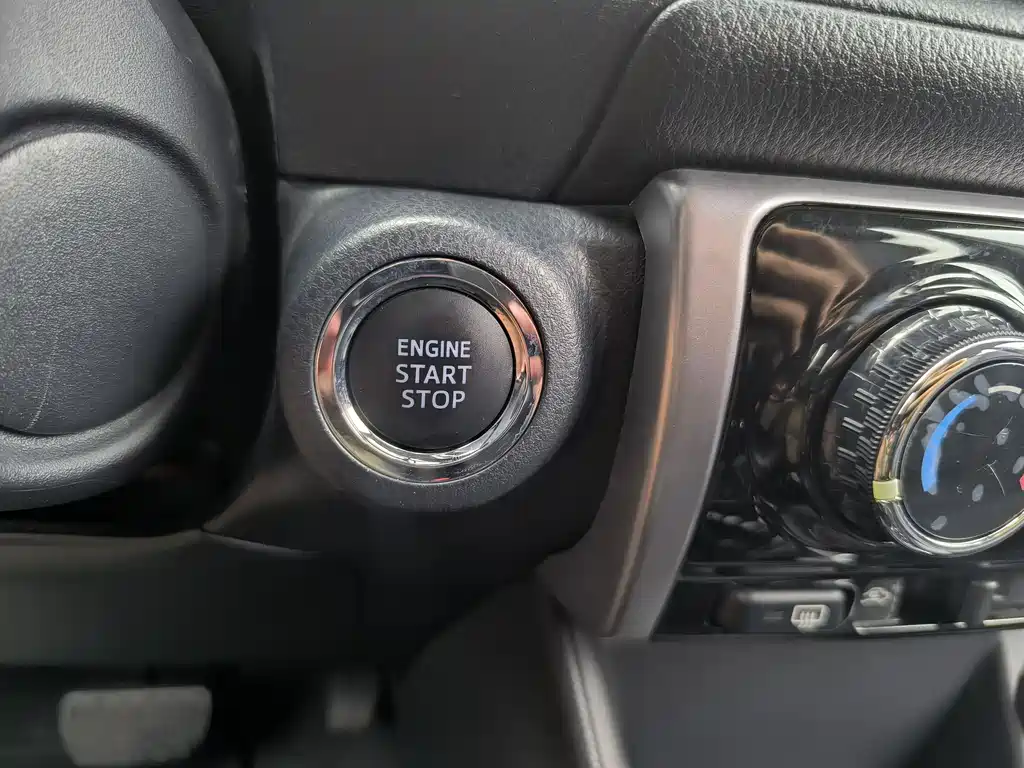 Toyota Yaris L 2022 — фото 19
