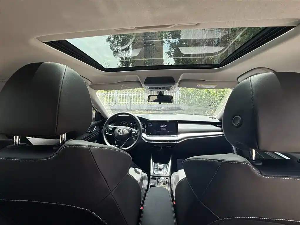 Skoda Octavia 2022 — фото 13