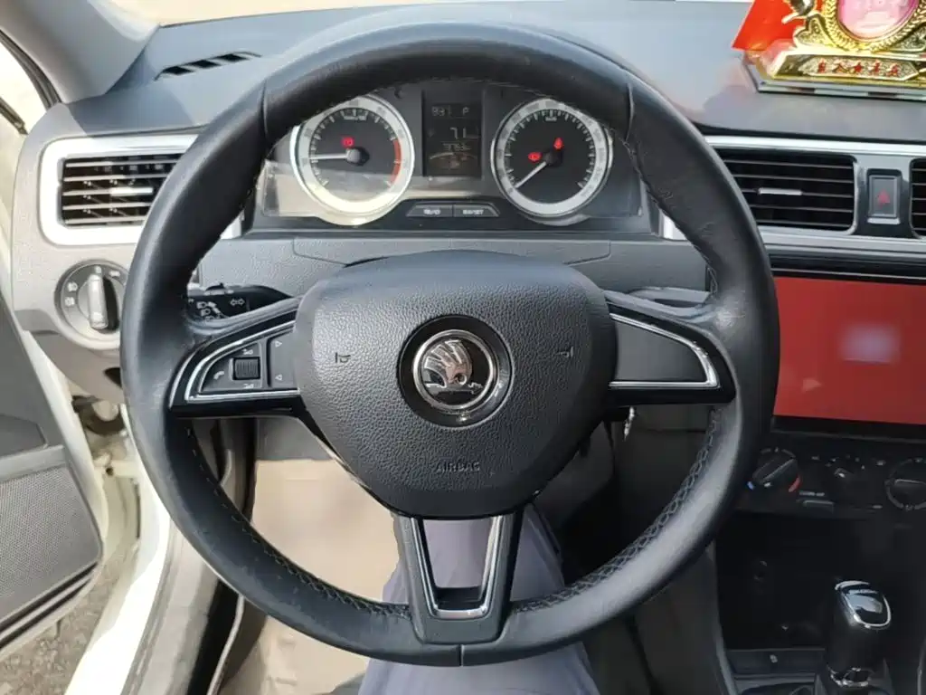 Skoda Rapid 2019 — фото 11