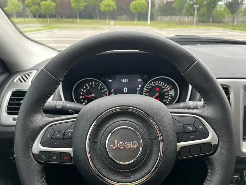 Jeep Compass 2019 — фото 3