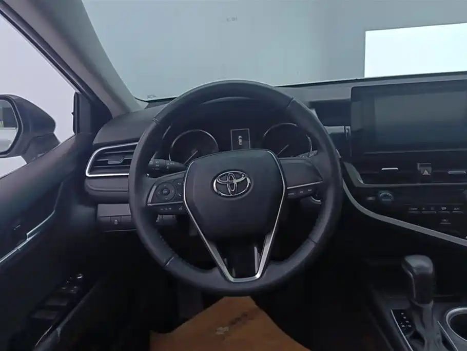 Toyota Camry 2022 — фото 15